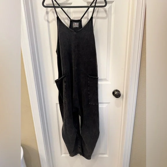 NWOT FREE PEOPLE MOVEMENT HOT SHOT ONESIE - Picture 5 of 6